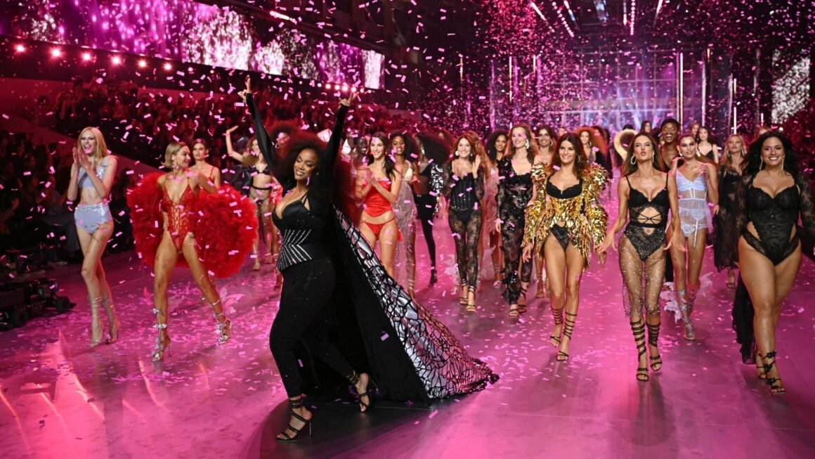 Victoria’s Secret Shareholder Wages High-Stakes Campaign to Oust Chair